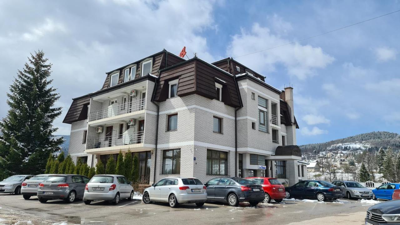 Hotel Damis Pale Bagian luar foto