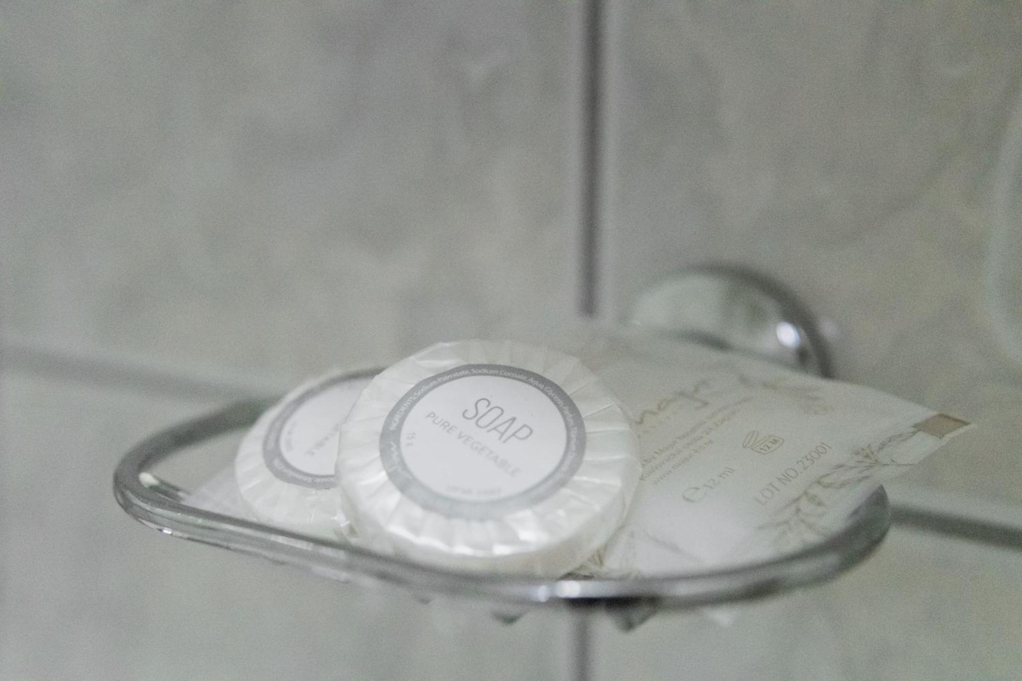 Hotel Damis Pale Bagian luar foto