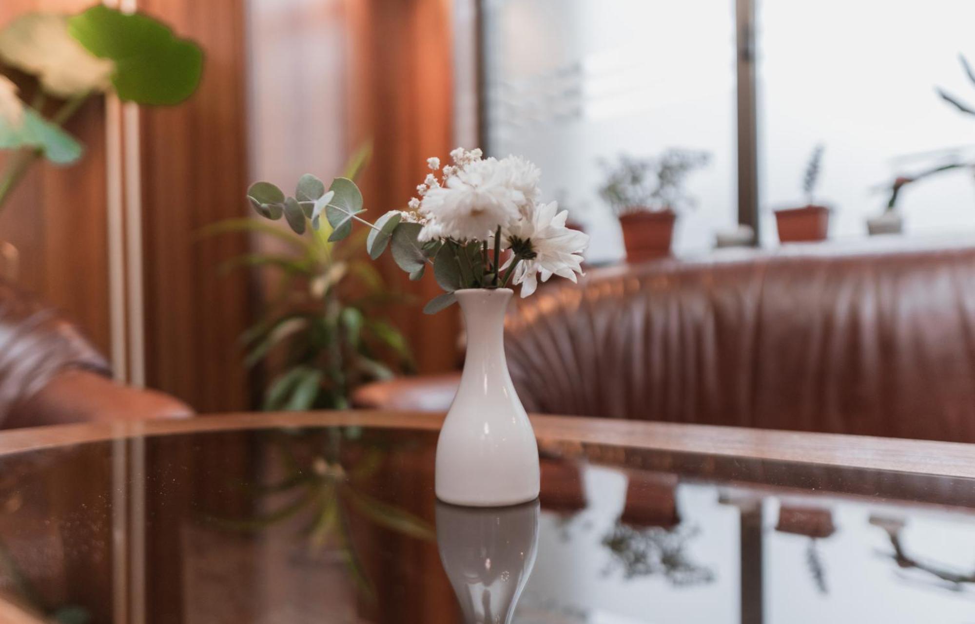 Hotel Damis Pale Bagian luar foto