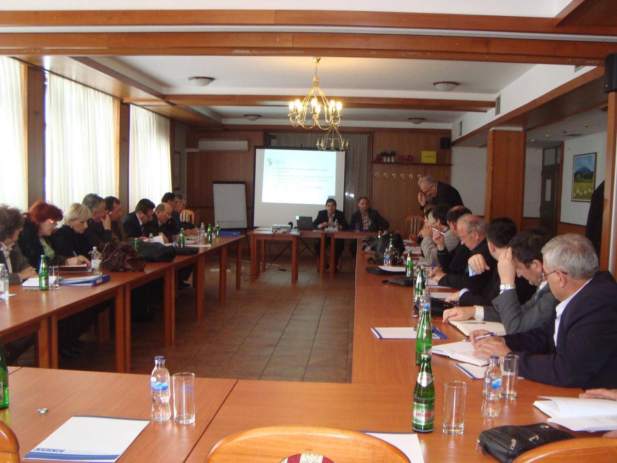 Hotel Damis Pale Bagian luar foto